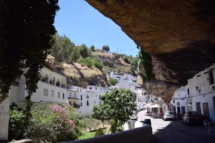 Appartement La Casa Del Rio à Setenil De Las Bodegas Extérieur photo