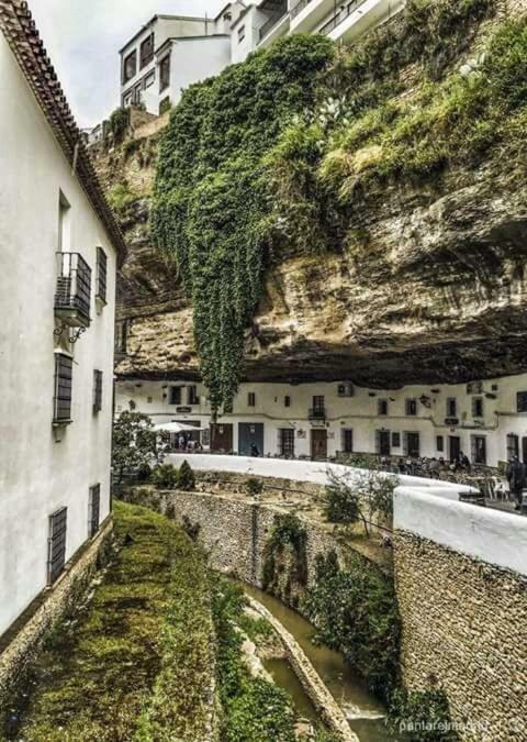 Appartement La Casa Del Rio à Setenil De Las Bodegas Extérieur photo